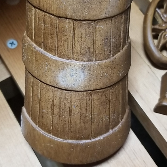 1970s Sexton Cast Iron Wall Decor 2 piece set - Picture 2 of 5